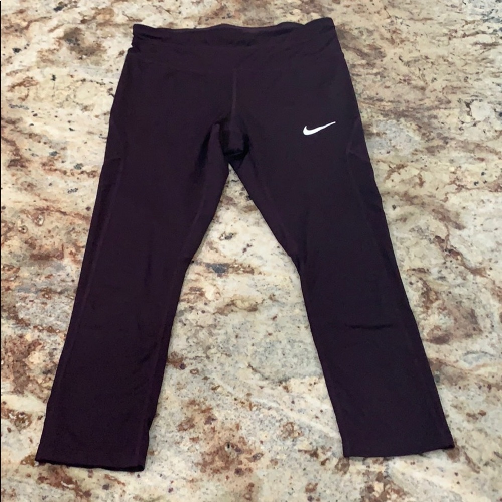 NIKE Capri mesh leggings